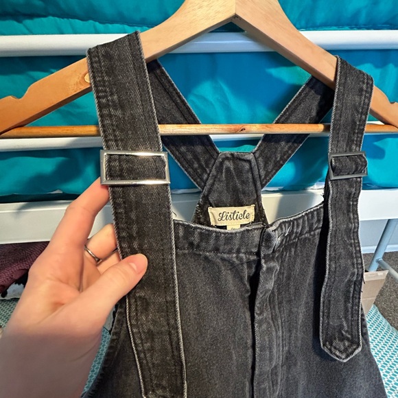 Light wash black overalls size medium - Picture 7 of 7